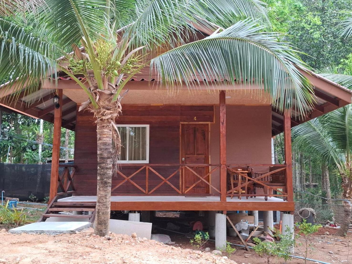 ฟาดิลบังกะโล Fadel Bungalow Ban Lo Pa Ret エクステリア 写真